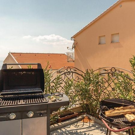 Awesome Apartment In Krvavica With Kitchen Zewnętrze zdjęcie