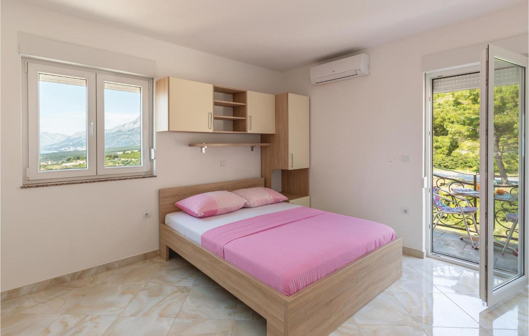 Awesome Apartment In Krvavica With Kitchen Zewnętrze zdjęcie