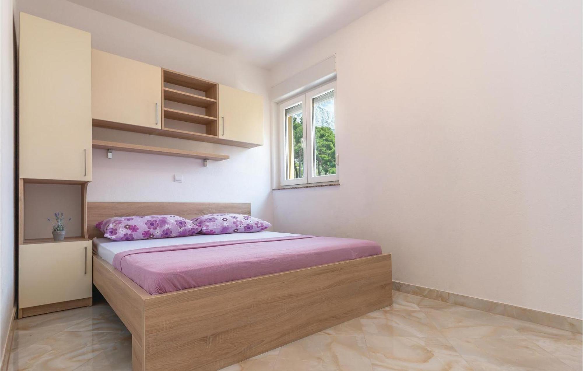 Awesome Apartment In Krvavica With Kitchen Zewnętrze zdjęcie