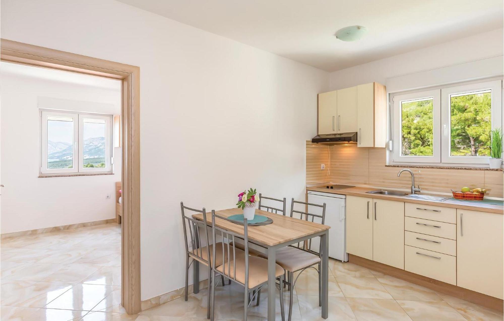 Awesome Apartment In Krvavica With Kitchen Zewnętrze zdjęcie
